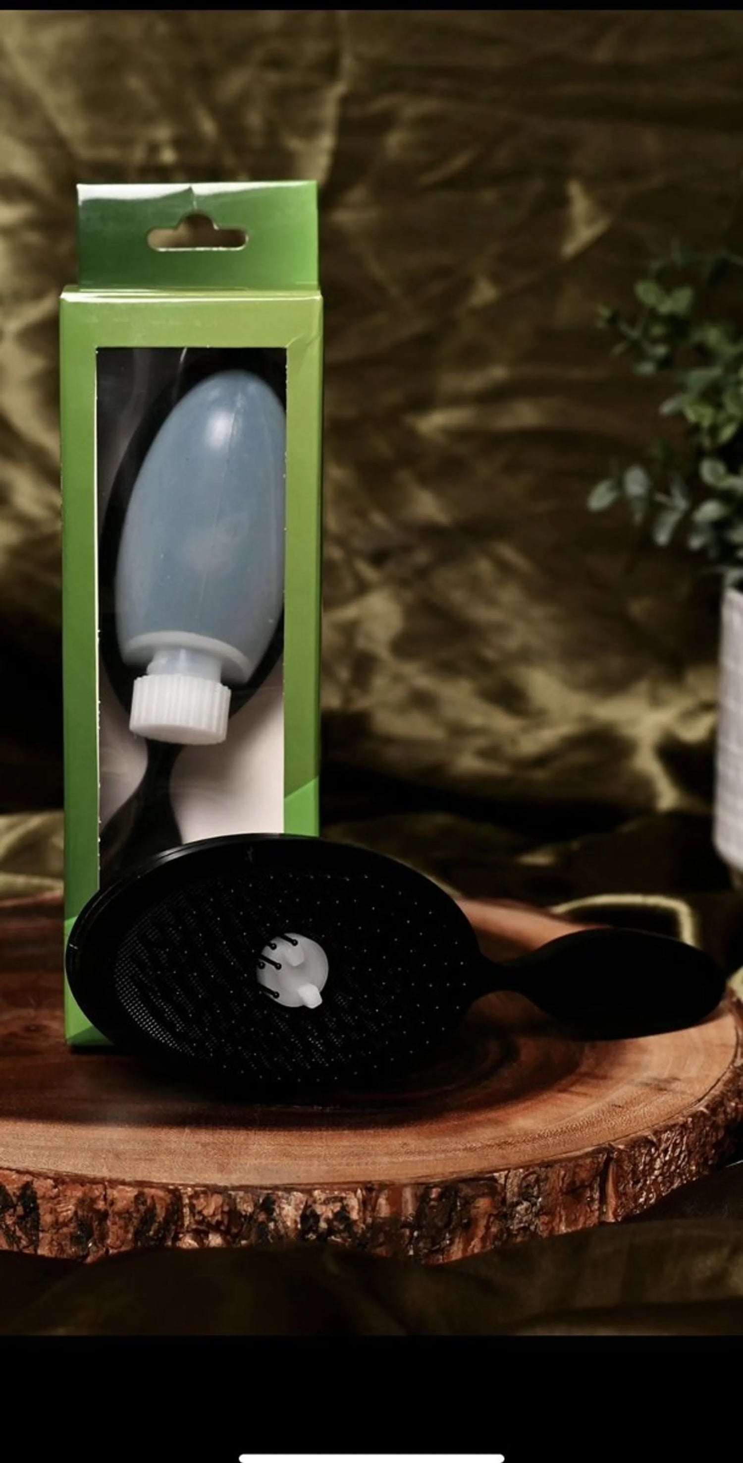 The Benjamin Brush Detangle Bristles - Color: Black